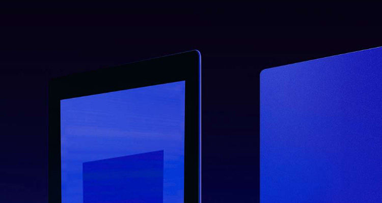 Is the light transmitting screen of the light curing 3D printer black and white or color?